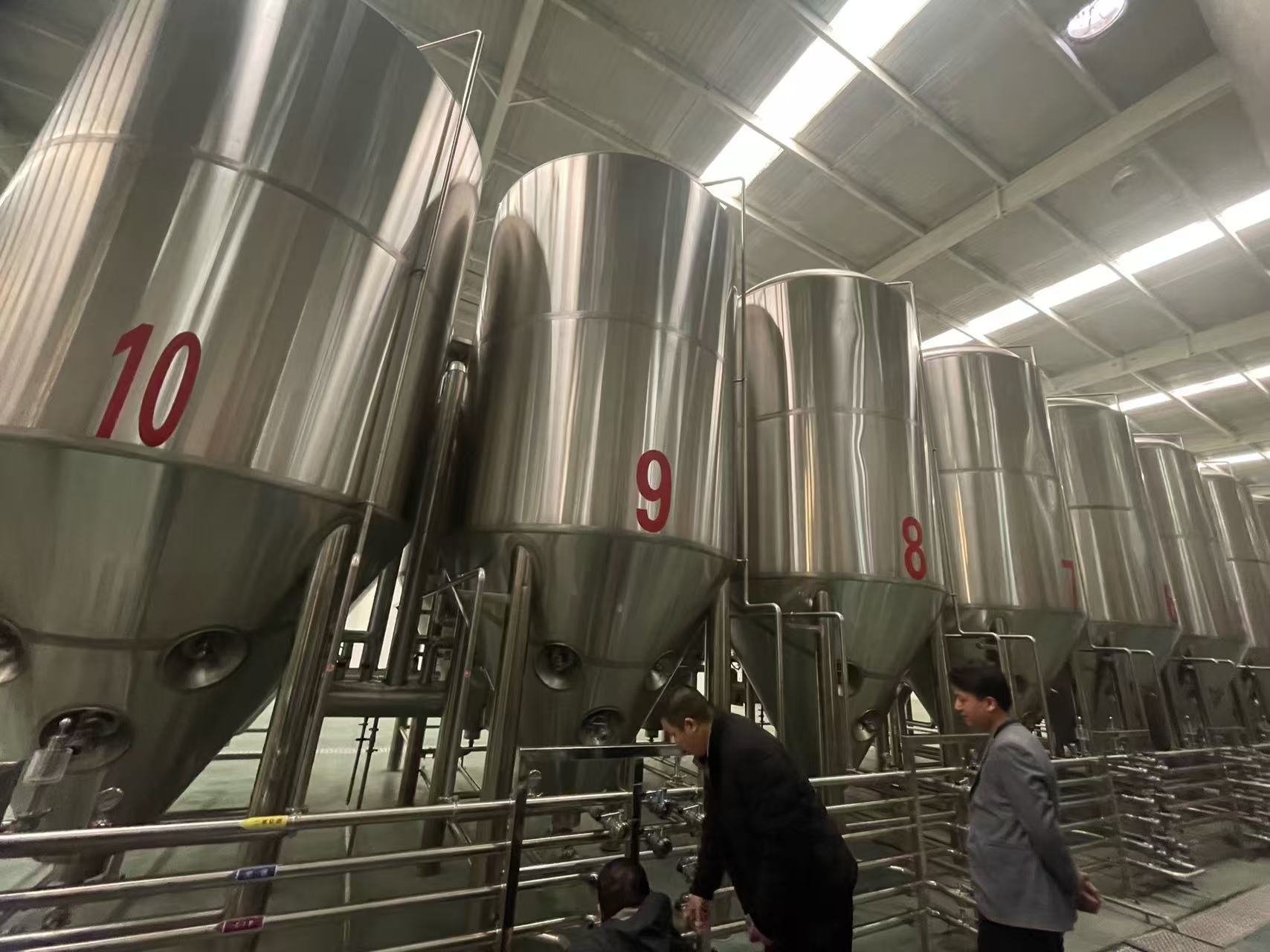 中卫精酿啤酒设备厂—平面布置、设备设计、制造、调试、培训等一条龙服务